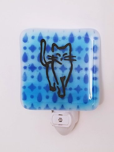 Fused Glass Line Art Cat on Blue LED Dusk to Dawn Nightlight