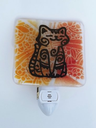 Fused Glass Line Art Cat on Red and Orange LED Dusk to Dawn Nightlight